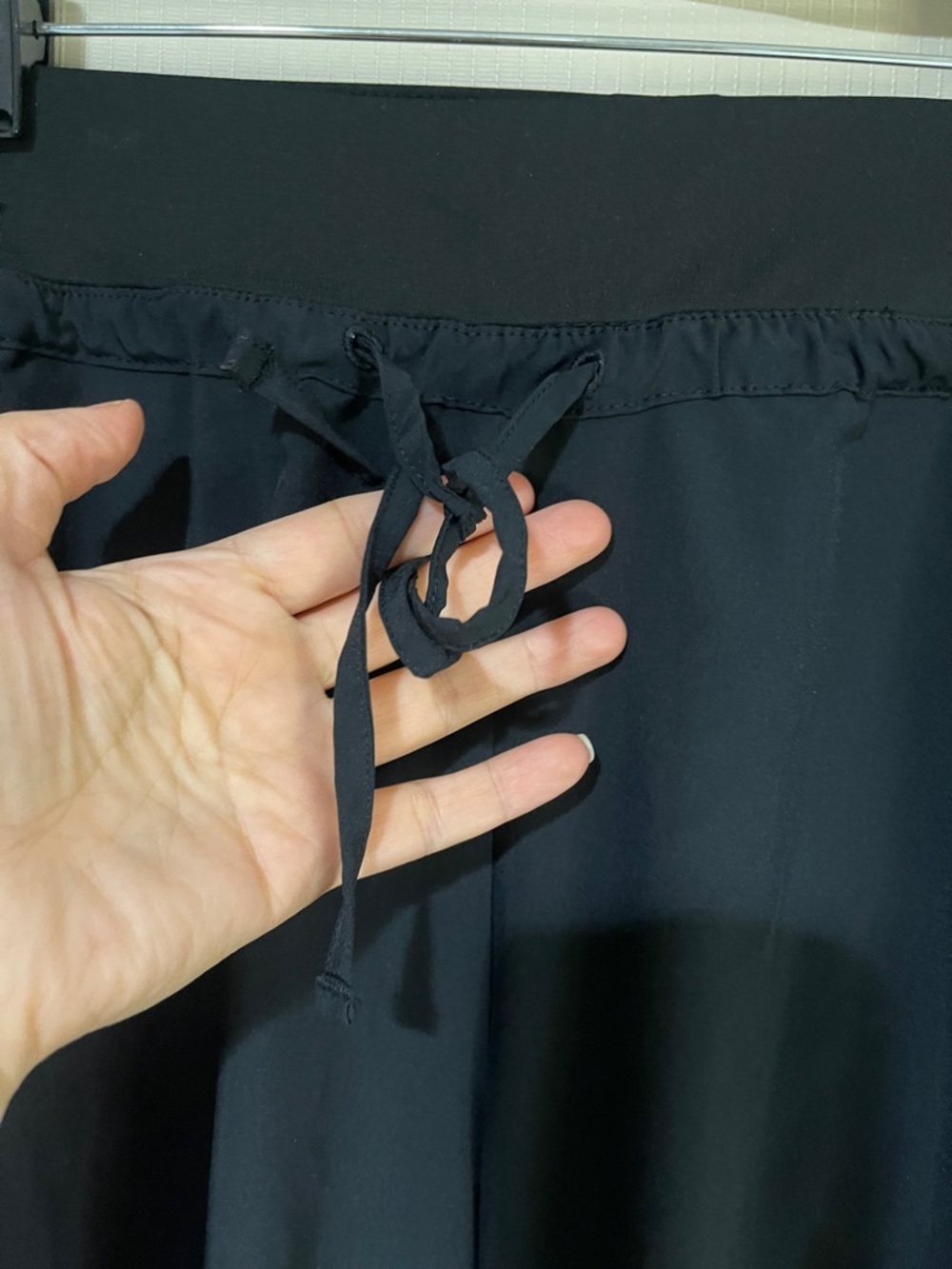 NWOT Women's Black Ruched Drawstring Lightweight Breathable Pants Size Large - Picture 6 of 11